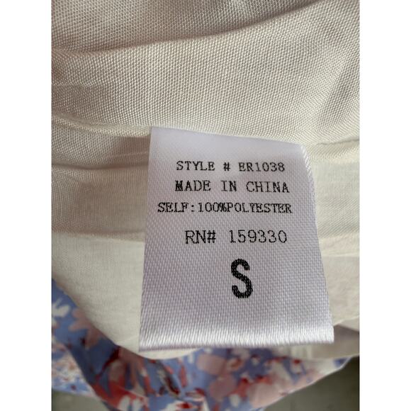 Heyson Blue Floral Wrap Romper Size S Long Sleeve Smocked Waist - Picture 8 of 8